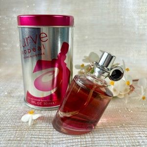 “Curve Appeal” by LIZ CLAIBORNE